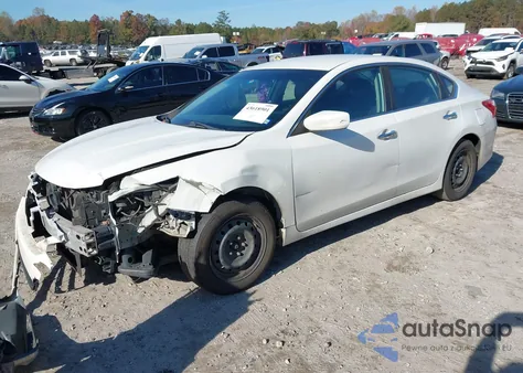2017 Nissan Altima 2.5 S z USA, uszkodzony, nr VIN 1N4AL3AP2HN364093
